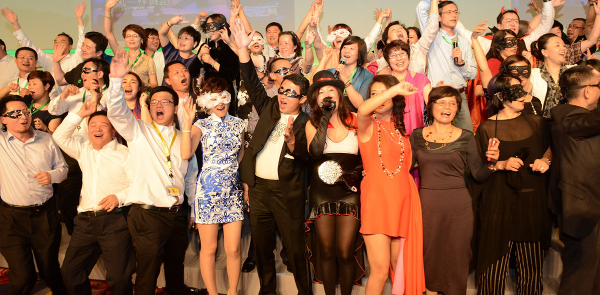 又是一年岛邻大会，让原本散落在天南海北的岛邻们再聚首，畅聊一年感悟，把酒夜话，发酵友情。更令人期待的是，正和岛第18个岛邻机构“正和岛河北岛邻机构”将在晚宴上隆重成立。